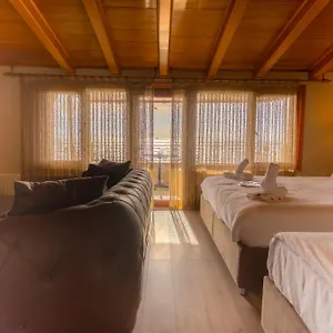 Hostel Cheers Lighthouse, İstanbul