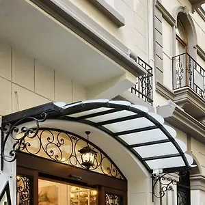 Hotel Mirrors, Istanbul